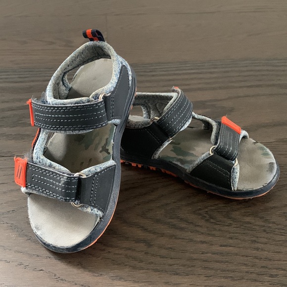 Joe Fresh Sandals - Picture 4 of 10